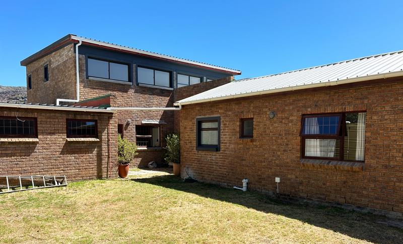 5 Bedroom Property for Sale in Capri Western Cape
